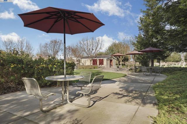 2961 Clear Point Way, Manteca CA: https://media.crmls.org/mediaz/f6d42a28-a23b-4777-b2be-c293a21141f4.jpg