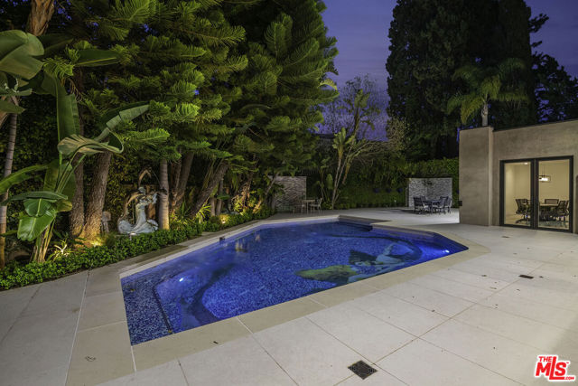 16601 Park Lane Circle, Los Angeles CA: https://media.crmls.org/mediaz/f6d42c6b-18d7-4ea7-99ed-7ca4dcd1e1d7.jpg