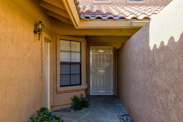 41629 Woodhaven W Drive, Palm Desert CA: https://media.crmls.org/mediaz/f6d44879-2e29-4641-9302-406905119604.jpg