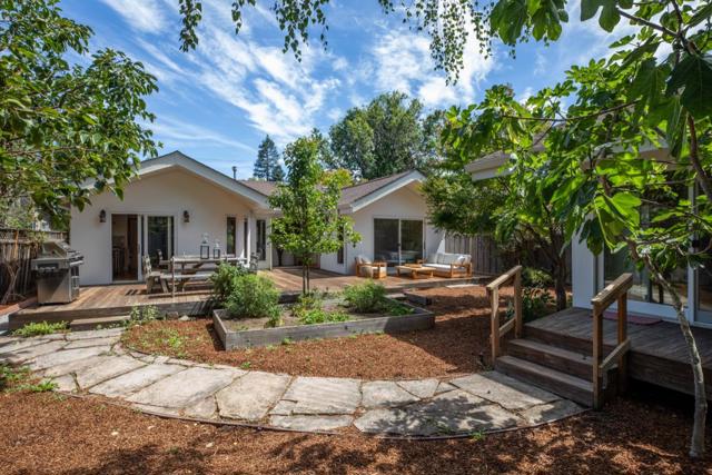 4112 Fair Oaks Avenue, Menlo Park CA: https://media.crmls.org/mediaz/f6d4da65-82a4-4346-b671-2ffcc2f7d7bb.jpg