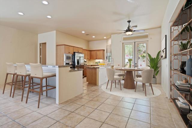 51299 Avenida Diaz, La Quinta CA: https://media.crmls.org/mediaz/f6d55cfc-3ec7-49e5-992a-4fe213f51579.jpg