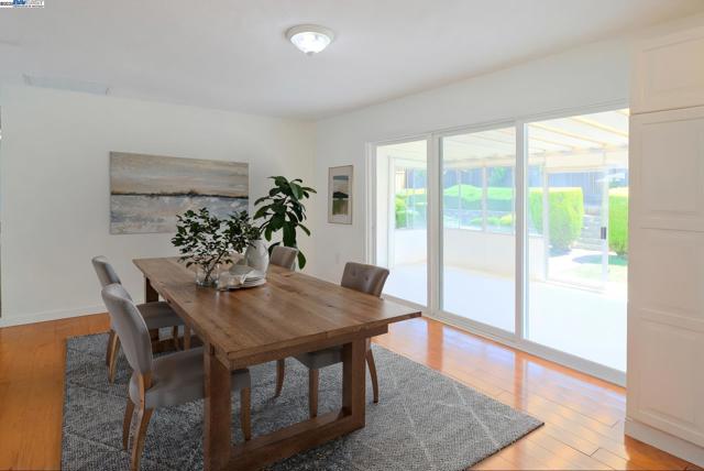 156 Dogwood Pl, San Ramon CA: https://media.crmls.org/mediaz/f6d62680-0069-4a1f-ab3e-00d5b1961301.jpg