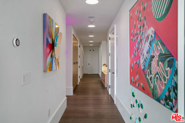8420 W Sunset Boulevard, West Hollywood CA: https://media.crmls.org/mediaz/f6d6e67d-23ec-4038-94f4-265fdd749119.jpg