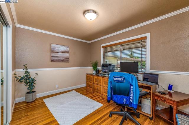 1429 Columbus Ave, Livermore CA: https://media.crmls.org/mediaz/f6d780de-415e-47c8-a5be-d6bc3d377f39.jpg
