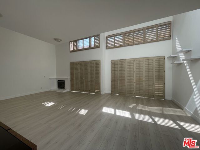 131 N Wetherly Drive, Los Angeles CA: https://media.crmls.org/mediaz/f6d7ed9c-a619-497c-b4c0-c460441d472a.jpg