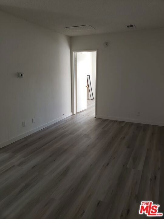 5170 N Columbus Avenue, Sherman Oaks CA: https://media.crmls.org/mediaz/f6d801da-44aa-4439-bc7c-aaec3dc6aae3.jpg