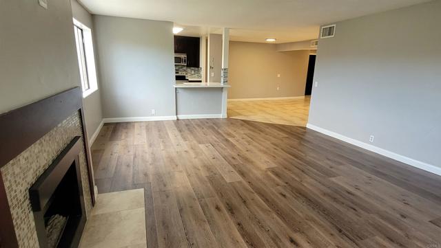 Detail Gallery Image 5 of 25 For 2625 Pirineos Way #224,  Carlsbad,  CA 92009 - 2 Beds | 2 Baths