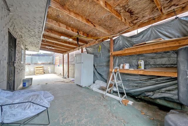 325 Dewey Street, San Diego CA: https://media.crmls.org/mediaz/f6d914a0-4dc4-49b8-90b3-73a6bb8edfe6.jpg