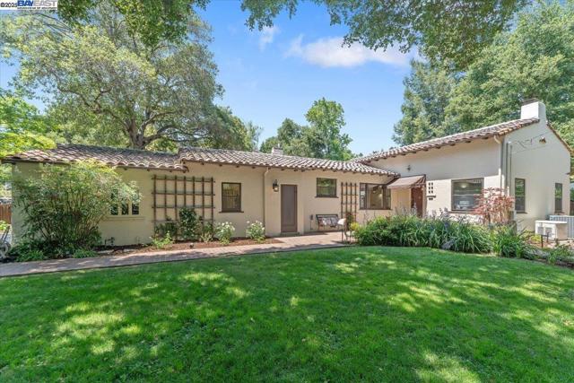 405 Kingsley Ave, Palo Alto CA: https://media.crmls.org/mediaz/f6d9c547-a9be-49f2-ba9e-dc0fcee22644.jpg