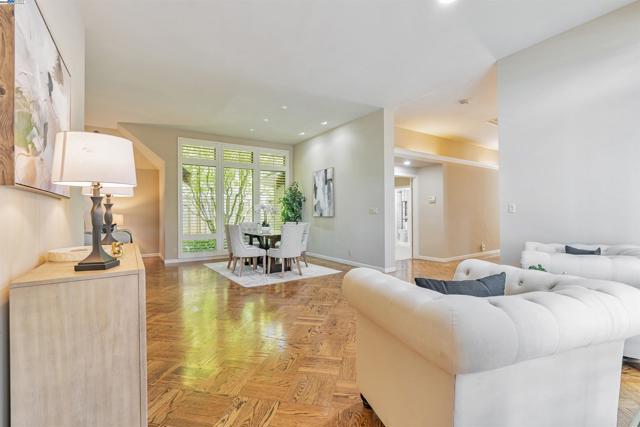 158 Golden Ridge Rd, Alamo CA: https://media.crmls.org/mediaz/f6da8e51-93f6-4ec9-b626-f8a13f179a8f.jpg