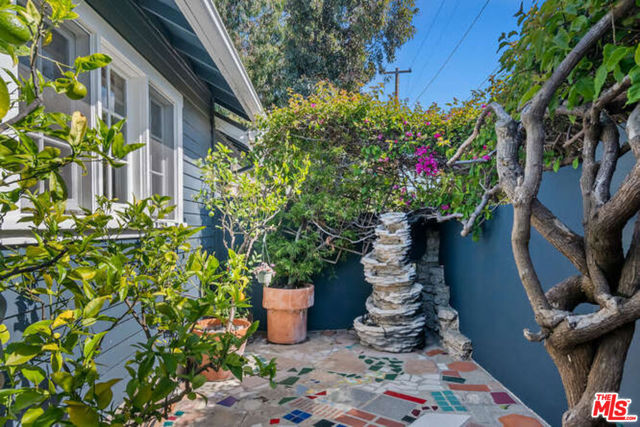 135 Ocean Way photo 4