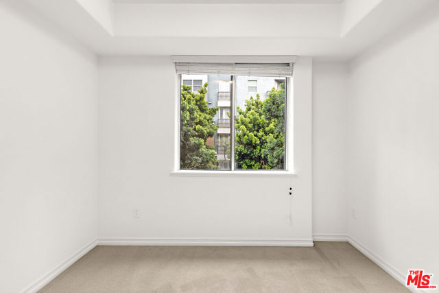 629 Traction Avenue, Los Angeles CA: https://media.crmls.org/mediaz/f6dafb19-b384-4d09-81d3-de1233b6dd91.jpg