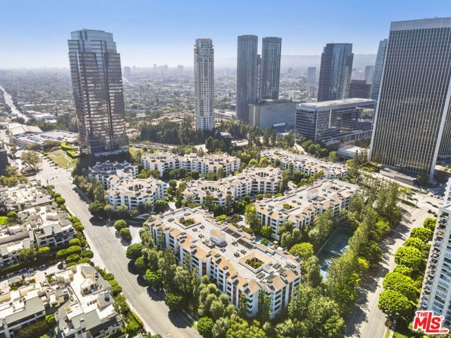 2102 Century Park Lane, Los Angeles CA: https://media.crmls.org/mediaz/f6db582e-2f3a-4aae-b9e3-cd415123948e.jpg