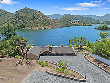 800 Lake Sherwood Drive, Lake Sherwood CA: https://media.crmls.org/mediaz/f6db5ea7-7552-4495-b2cb-081eb6502ba9.jpg