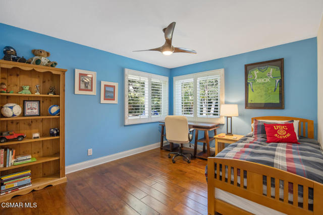 1732 Crooked Trail Place, Westlake Village CA: https://media.crmls.org/mediaz/f6dbf8ab-2568-428d-b5a3-36759b1e9dc5.jpg