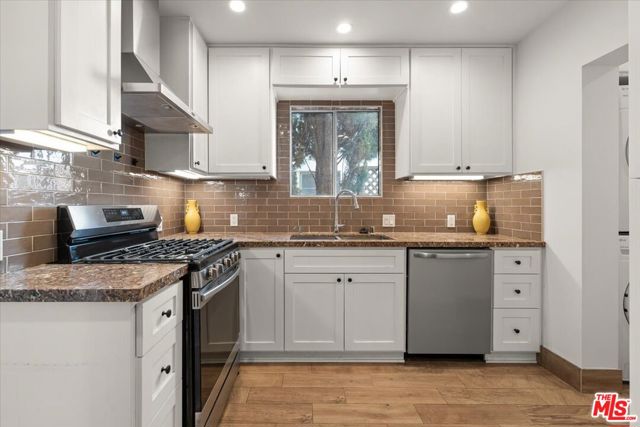 6233 W 6th Street, Los Angeles CA: https://media.crmls.org/mediaz/f6dd2895-f3e3-4e9c-9376-06114235ee68.jpg