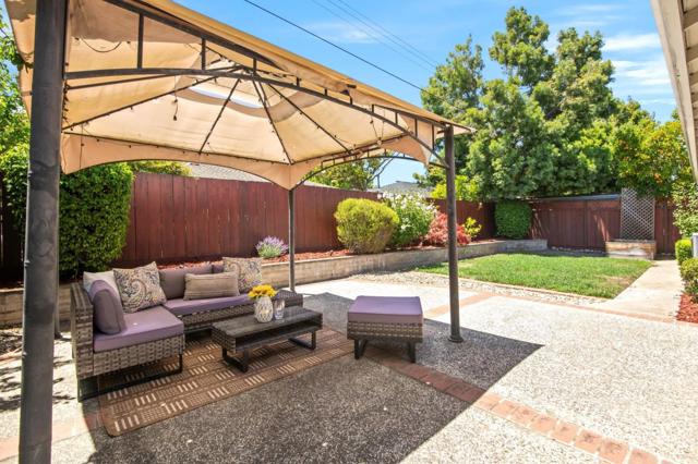 1138 Merrimac Drive, Sunnyvale CA: https://media.crmls.org/mediaz/f6dd5795-cb3c-4585-bf35-5517f8a22c17.jpg