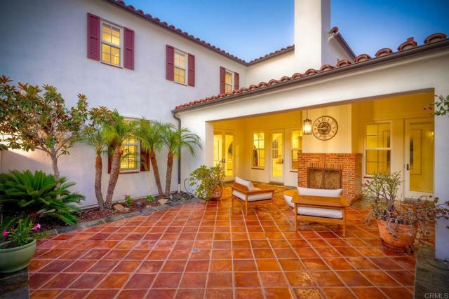 14317 Salida Del Sol, San Diego CA: https://media.crmls.org/mediaz/f6dd5ef4-53e3-439a-8e41-89086d854c19.jpg