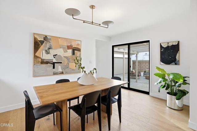 Detail Gallery Image 14 of 37 For 2801 Ceilhunt Ave, Los Angeles,  CA 90064 - 4 Beds | 2 Baths