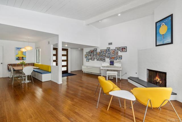 2104 Crownhill Road, San Diego CA: https://media.crmls.org/mediaz/f6de0a22-a6f7-413c-9c7b-b8744c95ec1c.jpg