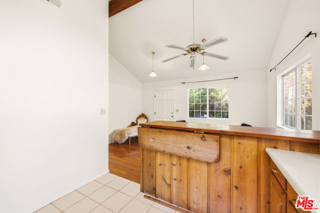 1675 Happy Trail, Topanga CA: https://media.crmls.org/mediaz/f6de2662-70ca-4344-9db7-8e7c9f11d2d9.jpg