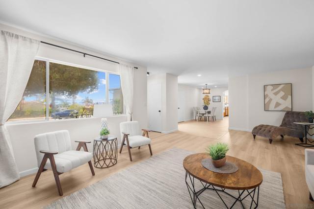 3560 Donna Dr, Carlsbad CA: https://media.crmls.org/mediaz/f6de46f3-952e-49c6-b4bc-1b2a1737a676.jpg