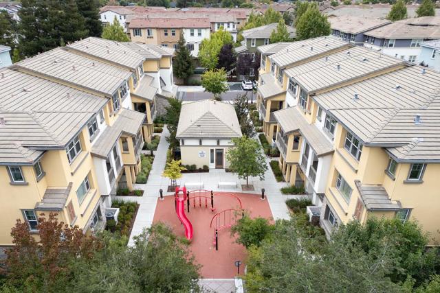 733 E Evelyn Avenue, Sunnyvale CA: https://media.crmls.org/mediaz/f6df32a5-5f45-42dd-86b8-b5b0c9729fe3.jpg