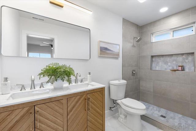 1967 Wedgemere Rd, El Cajon CA: https://media.crmls.org/mediaz/f6df6b70-0834-4ca3-b45b-fce6de272e18.jpg