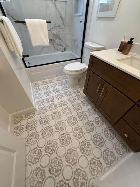 4531 Harper Ct, Pleasanton CA: https://media.crmls.org/mediaz/f6dfd0e1-5eda-4fa3-906e-0a6280a2549c.jpg