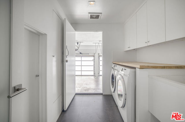 2028 Stradella Road, Los Angeles CA: https://media.crmls.org/mediaz/f6e008ae-0515-4e99-8c72-1c15d9aae4ec.jpg