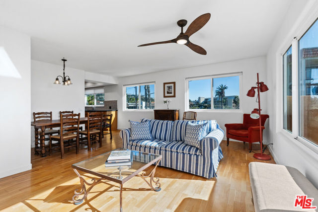 409 Arenoso Lane, San Clemente CA: https://media.crmls.org/mediaz/f6e0b8e1-eb03-4653-9eb7-5ac5b1c032b5.jpg