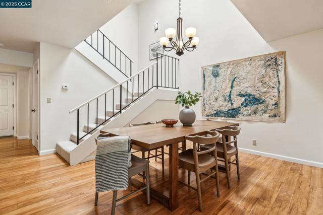 1560 Gilboa Dr, Walnut Creek CA: https://media.crmls.org/mediaz/f6e16072-38c4-474b-804b-5e6589179708.jpg