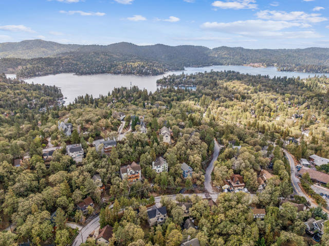 1287 Sequoia Drive, Lake Arrowhead, CA 92352