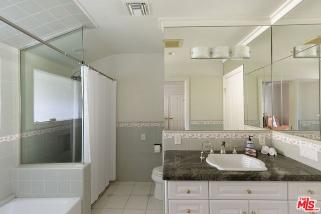 16303 Mandalay Drive, Encino CA: https://media.crmls.org/mediaz/f6e26de7-7efc-42c3-b6aa-8c2247b1ede2.jpg