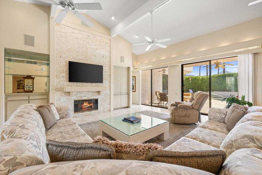 MLS #219137129DA image #2