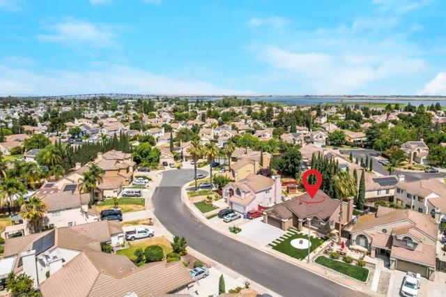 118 Edmeades Court, Oakley CA: https://media.crmls.org/mediaz/f6e3ea62-a4fc-4718-925f-85fa173622bf.jpg