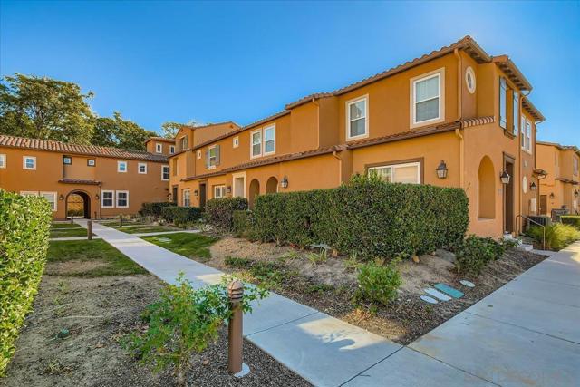 17019 Camino Marcilla, San Diego CA: https://media.crmls.org/mediaz/f6e70e6f-60a8-41f5-92e1-4bc5577881d3.jpg