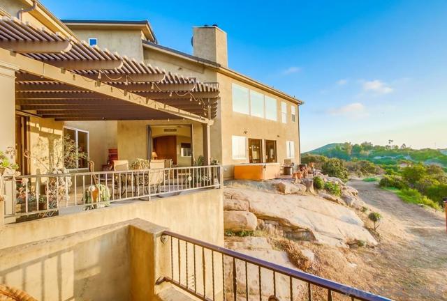 13037 Yerba Valley Way, Lakeside CA: https://media.crmls.org/mediaz/f6e7256b-457a-4a49-b9b5-44b80f692bb8.jpg