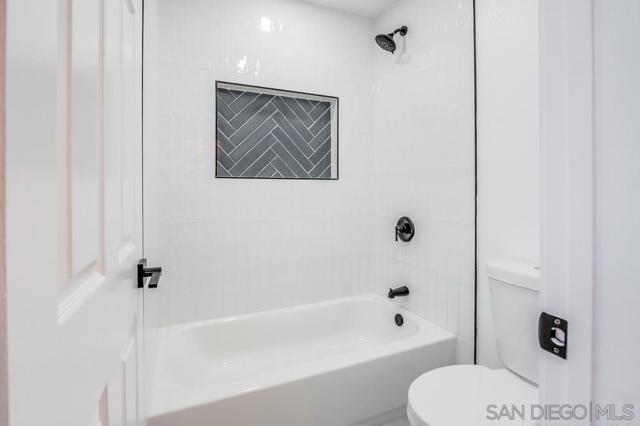 3302 Vista Rocosa, Escondido CA: https://media.crmls.org/mediaz/f6e7ab19-a853-4ddf-a07a-ce2c7a473774.jpg