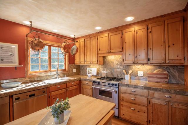 4600 Trout Gulch Road, Aptos CA: https://media.crmls.org/mediaz/f6e85ea8-2b84-43da-a179-c0e621aa4bb7.jpg