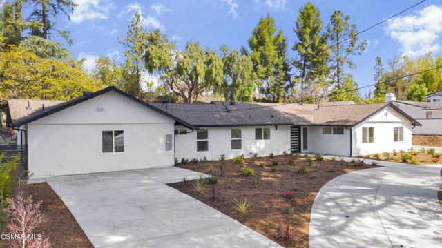 2651 Sirius Street, Thousand Oaks CA: https://media.crmls.org/mediaz/f6e86d43-1f8a-49d2-8108-36a1081413af.jpg