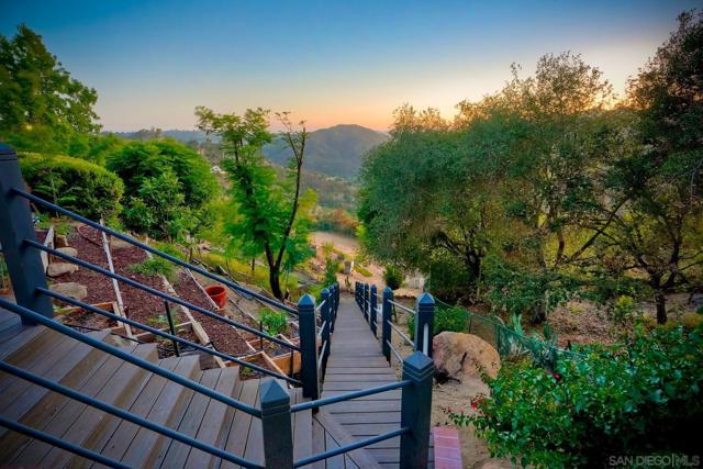 2064 Santa Margarita Dr., Fallbrook CA: https://media.crmls.org/mediaz/f6e9318a-6cf0-4c00-907e-0c3df4c8625f.jpg