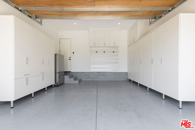 4253 Costello Avenue, Sherman Oaks CA: https://media.crmls.org/mediaz/f6e945f1-5eff-4010-a4e1-afd90b5cf36c.jpg