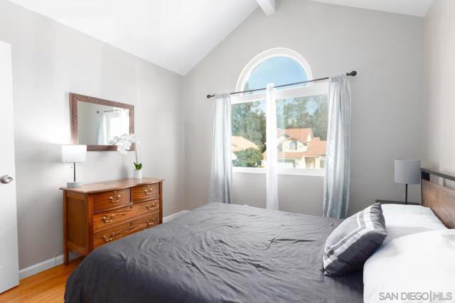 24643 Leafwood Dr, Murrieta CA: https://media.crmls.org/mediaz/f6e9669e-0f24-4ecb-8471-fe96305a8f75.jpg