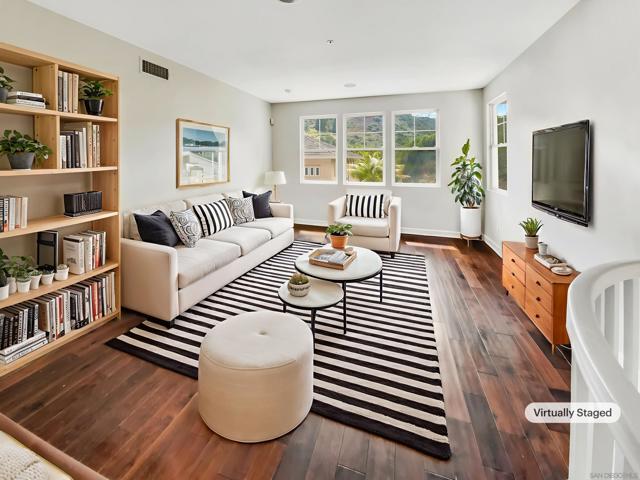 6125 Flagstone Row, La Jolla CA: https://media.crmls.org/mediaz/f6e9f6b5-e733-4fc3-9bd1-0ee0e8c4bb6a.jpg