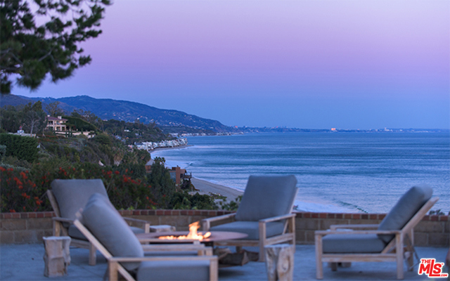 28028 SEA LANE Drive, Malibu CA: https://media.crmls.org/mediaz/f6e9f898-3c9b-41db-a037-338eb66c819e.jpg