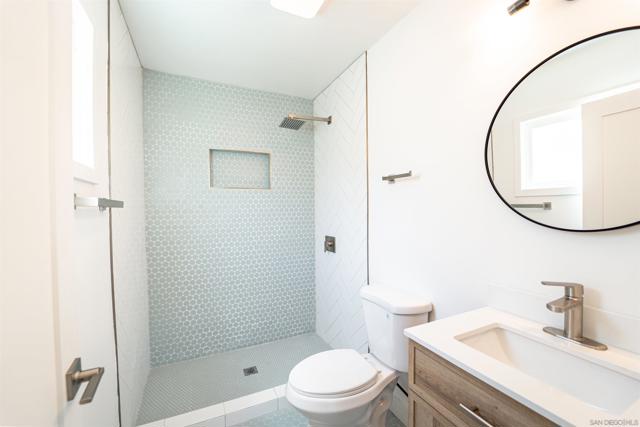 2073 79 Reed Ave, San Diego CA: https://media.crmls.org/mediaz/f6ea1d8b-31a4-4531-8e67-005afcec4efb.jpg