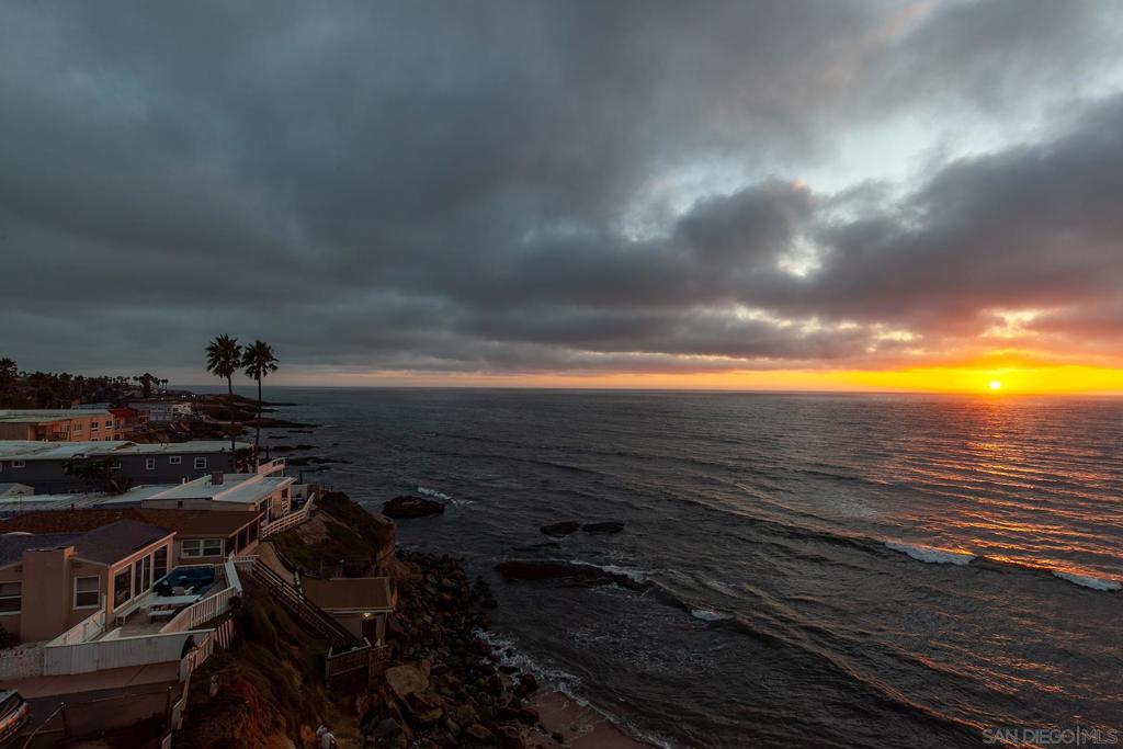 https://media.crmls.org/mediaz/f6ea523d-24fa-4c0f-9fe2-61b7c437aba8.jpg?preset=X-Large