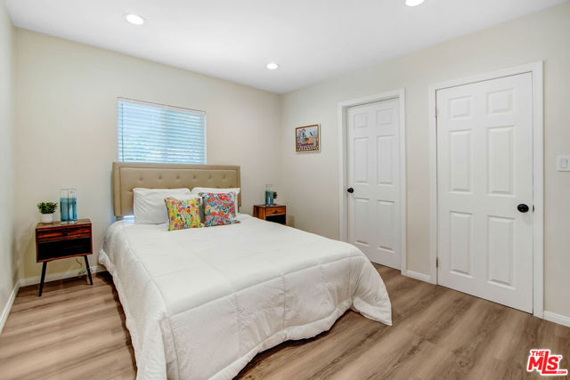 Image 5 of 23 For 646 Hollister Street