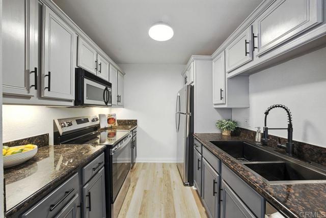 5252 Orange Avenue, San Diego CA: https://media.crmls.org/mediaz/f6ead86d-2473-470e-a199-f85bfcce6325.jpg